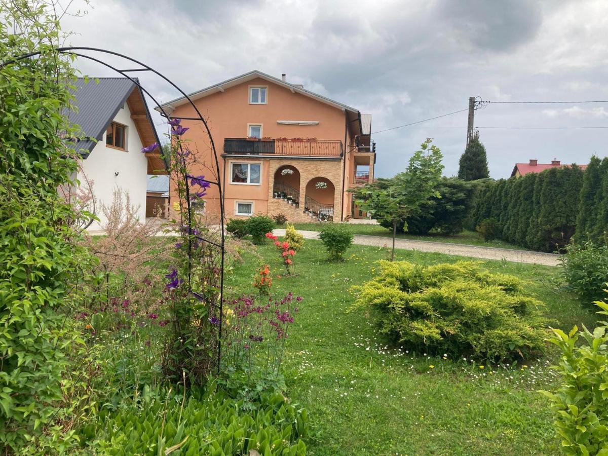 Agroturystyka U Podnoza Gory Cergowej ドゥクラ エクステリア 写真