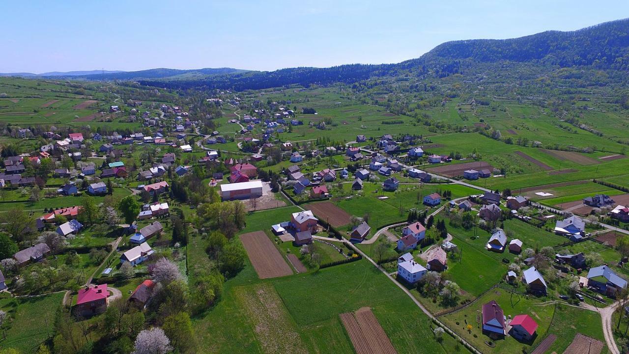 Agroturystyka U Podnoza Gory Cergowej ドゥクラ エクステリア 写真