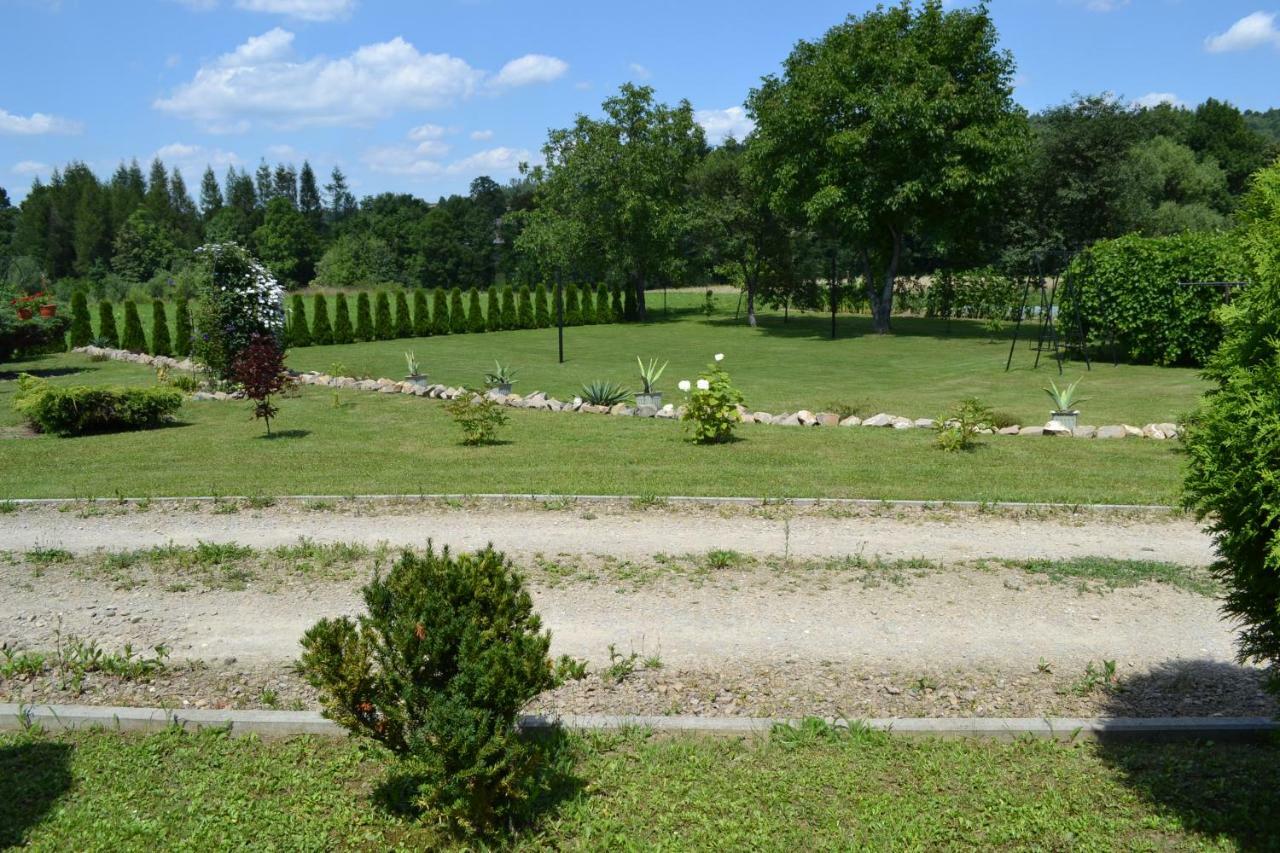 Agroturystyka U Podnoza Gory Cergowej ドゥクラ エクステリア 写真